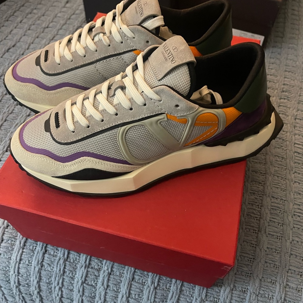 Men sneakers